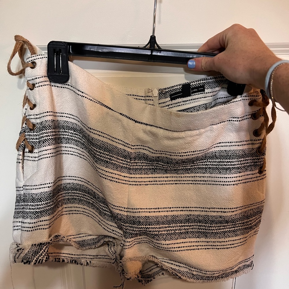 DOLCE VITA shorts! Tweed lace up raw hem